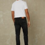 Jerrick clean recycled black worn von Kings of Indigo