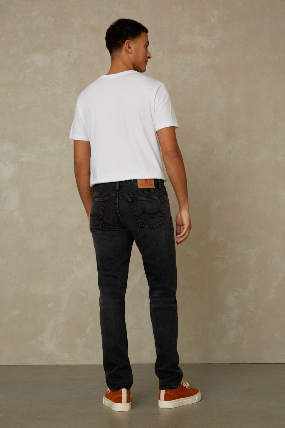 Jerrick clean recycled black worn von Kings of Indigo