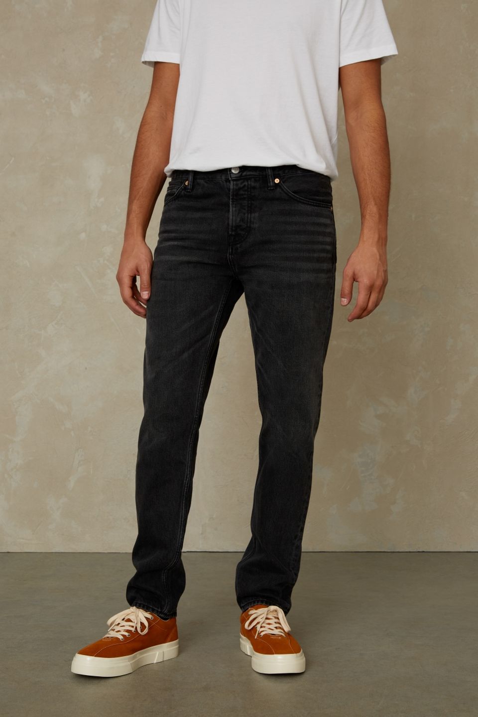 Jerrick clean recycled black worn von Kings of Indigo