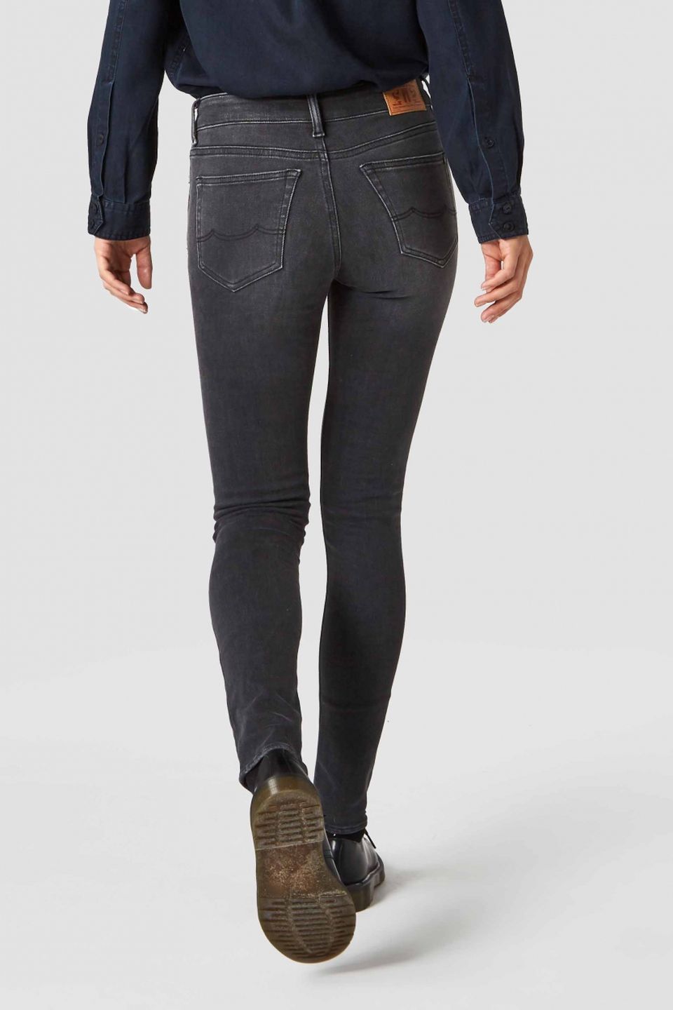Juno Medium rover dark von Kings of Indigo