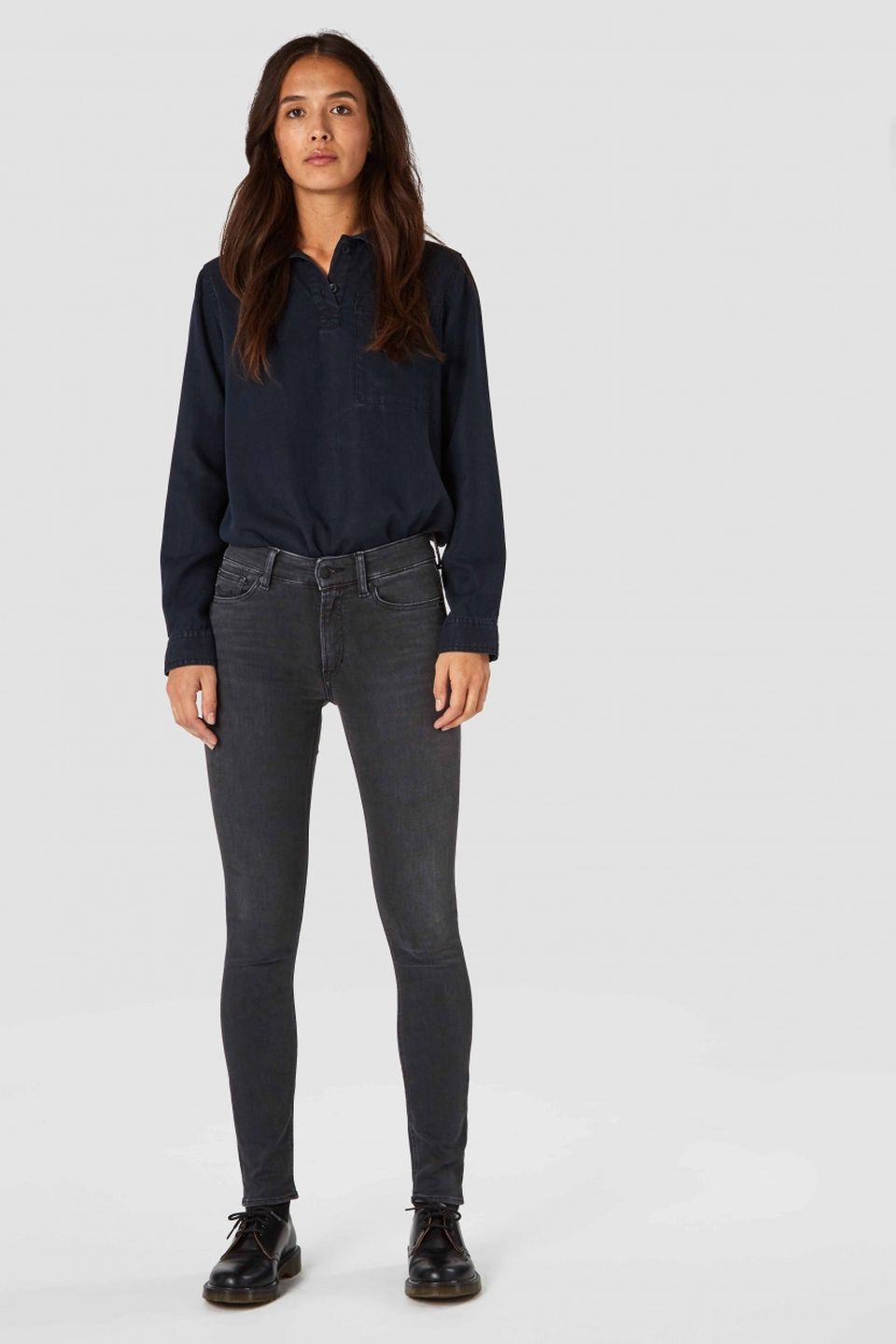 Juno Medium rover dark von Kings of Indigo