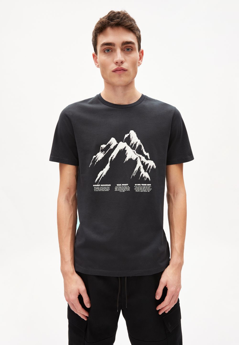 T-Shirt Jaames Highest Mountain graphite von Armedangels