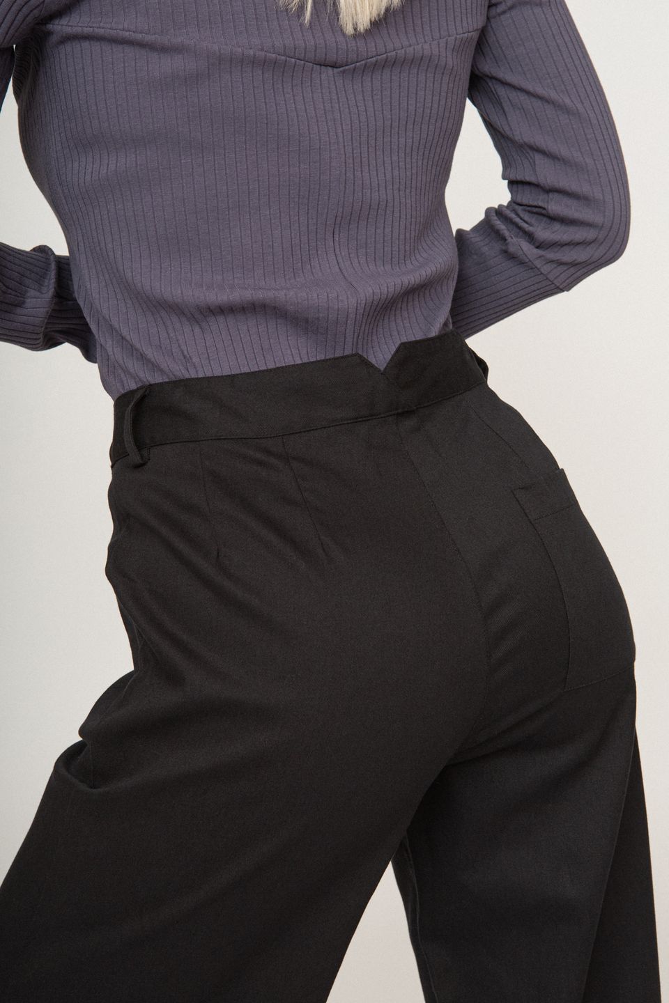 Hose Lires black von Suite13Lab