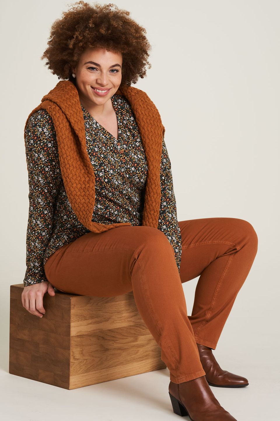 Jersey-Shirt mit V-Ausschnitt flora von Tranquillo