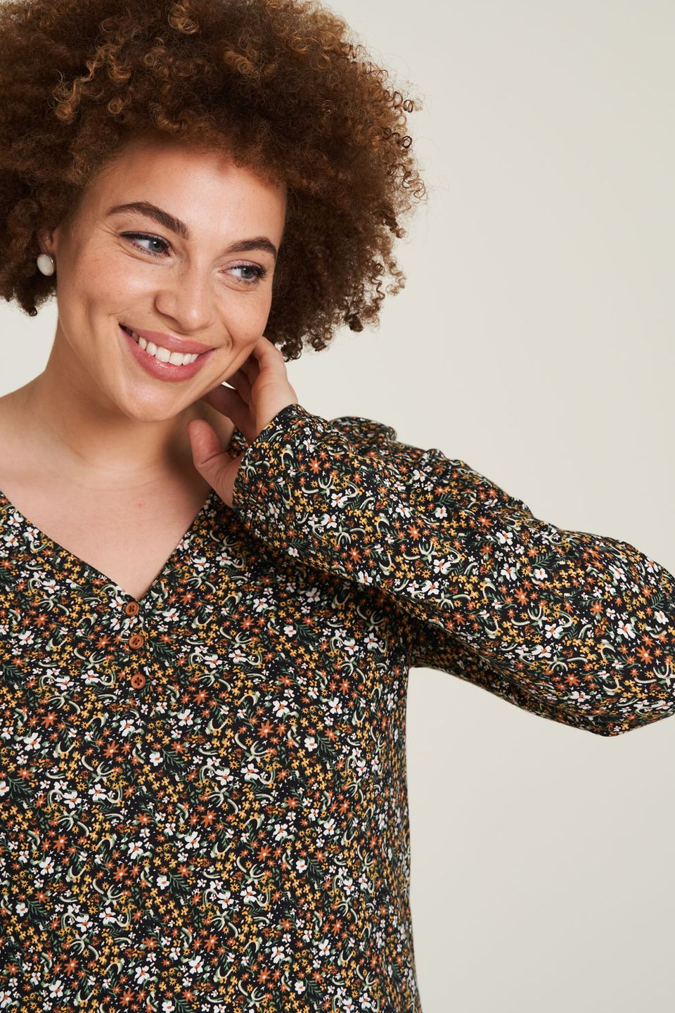 Jersey-Shirt mit V-Ausschnitt flora von Tranquillo