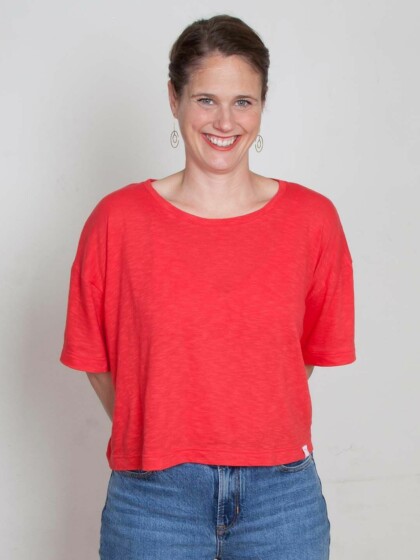 Upcycling Tshirt Cropped rot von LORE – upcycledgoods