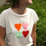 Upcycling Tshirt Herzen bunt von LORE – upcycledgoods
