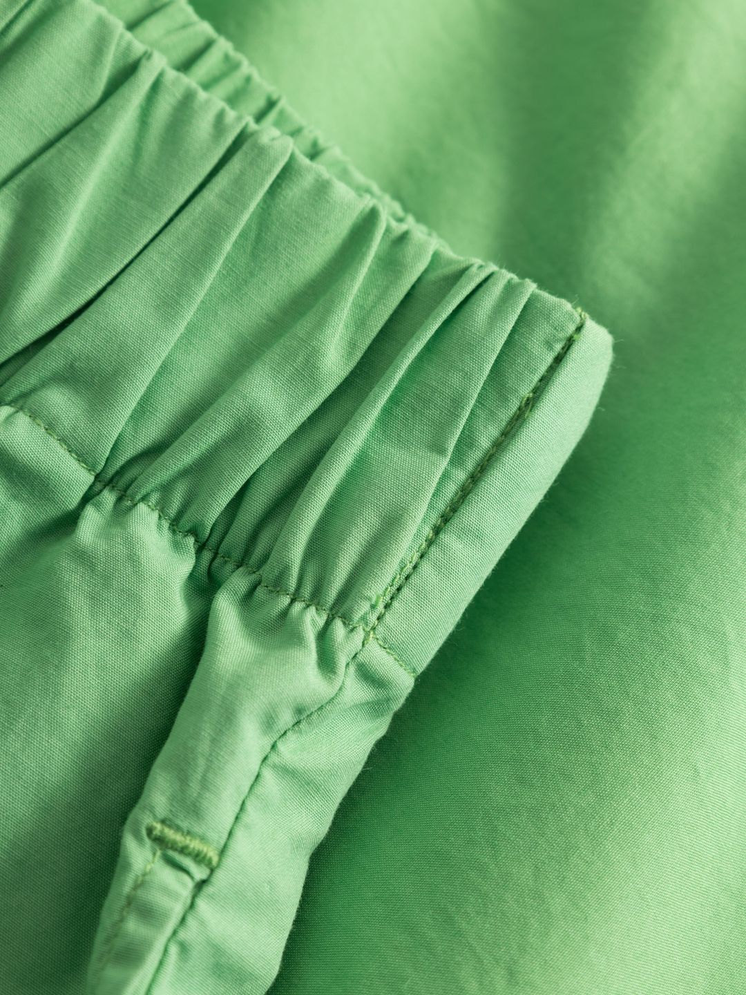 Shorts Poplin elastic Vibrant Green von KnowledgeCotton Apparel