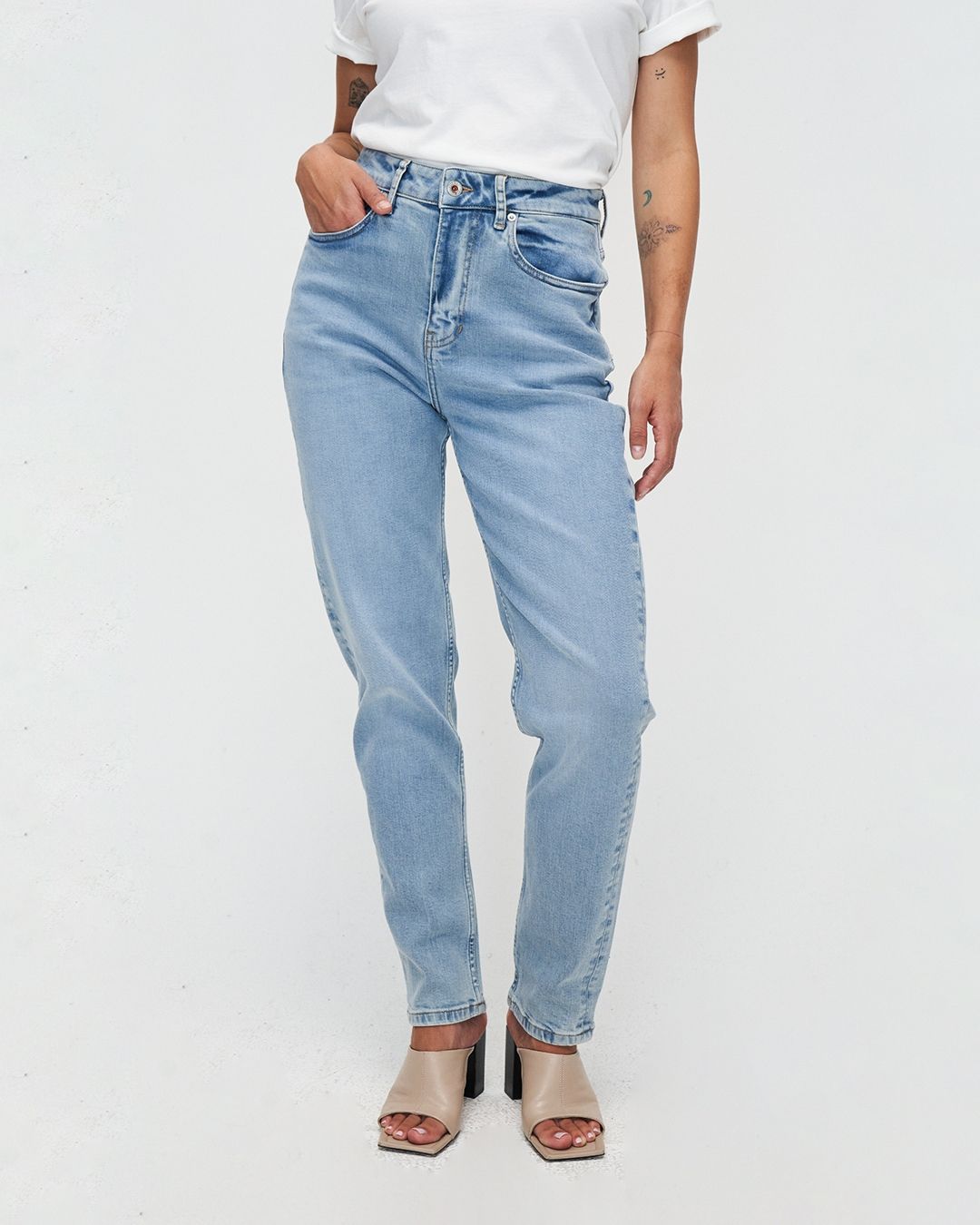 Jeans Nora Loose Tapered Bright Blue von Kuyichi