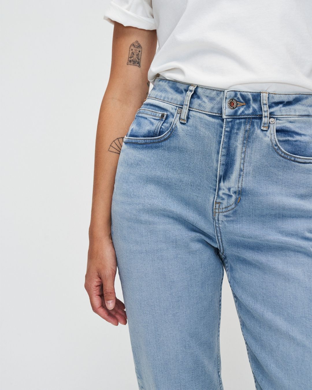 Jeans Nora Loose Tapered Bright Blue von Kuyichi