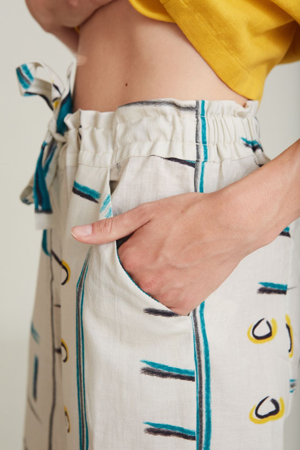 Hose Inca Print Tribe Print von SUITE13LAB