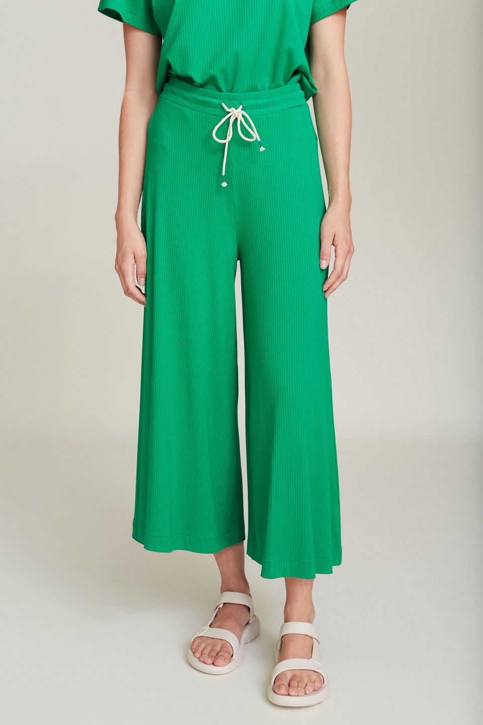 Hose Madeira Green von SUITE13LAB
