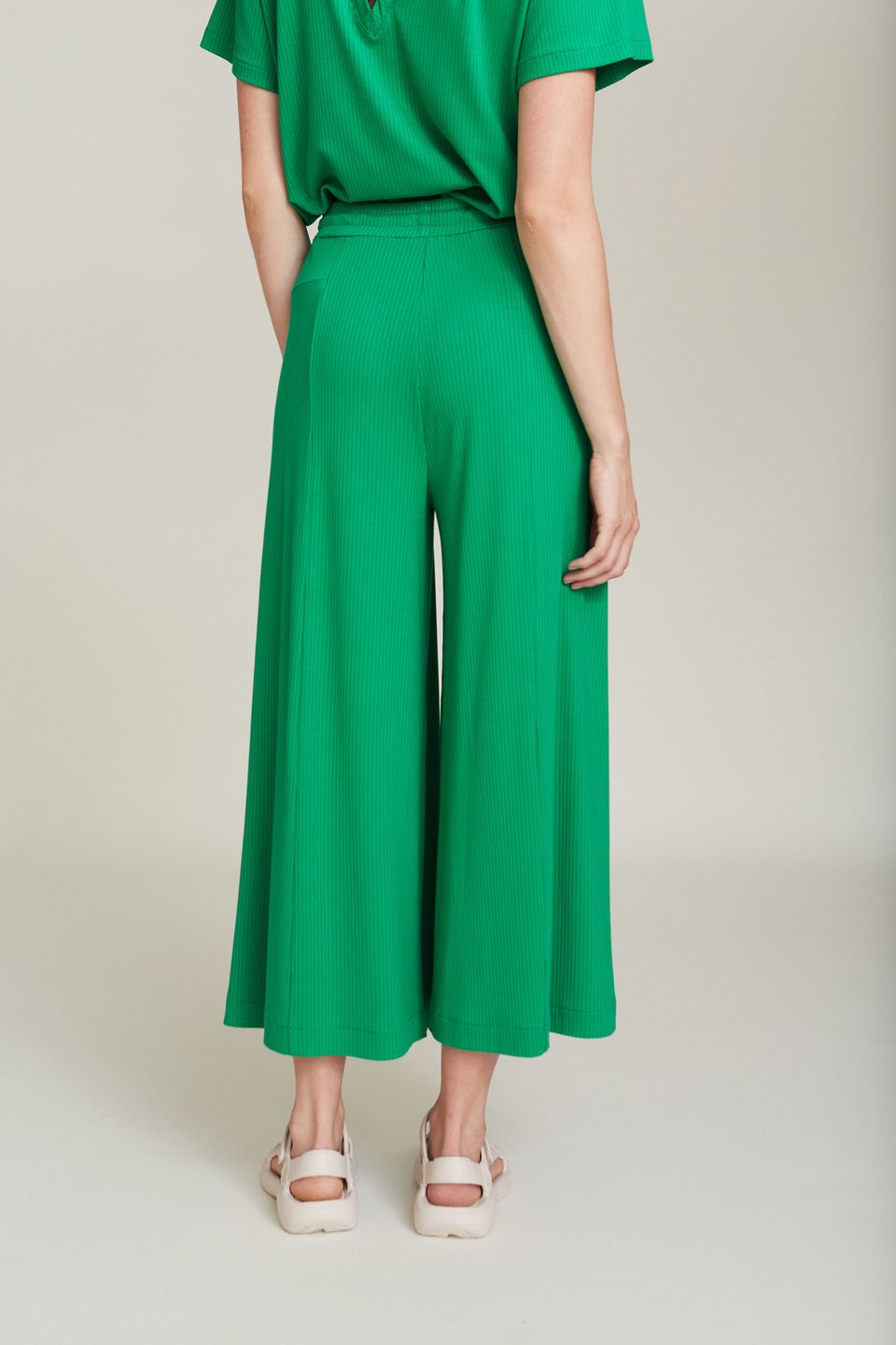 Hose Madeira Green von SUITE13LAB