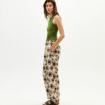 Hose Solet Mariam Brown von Thinking MU