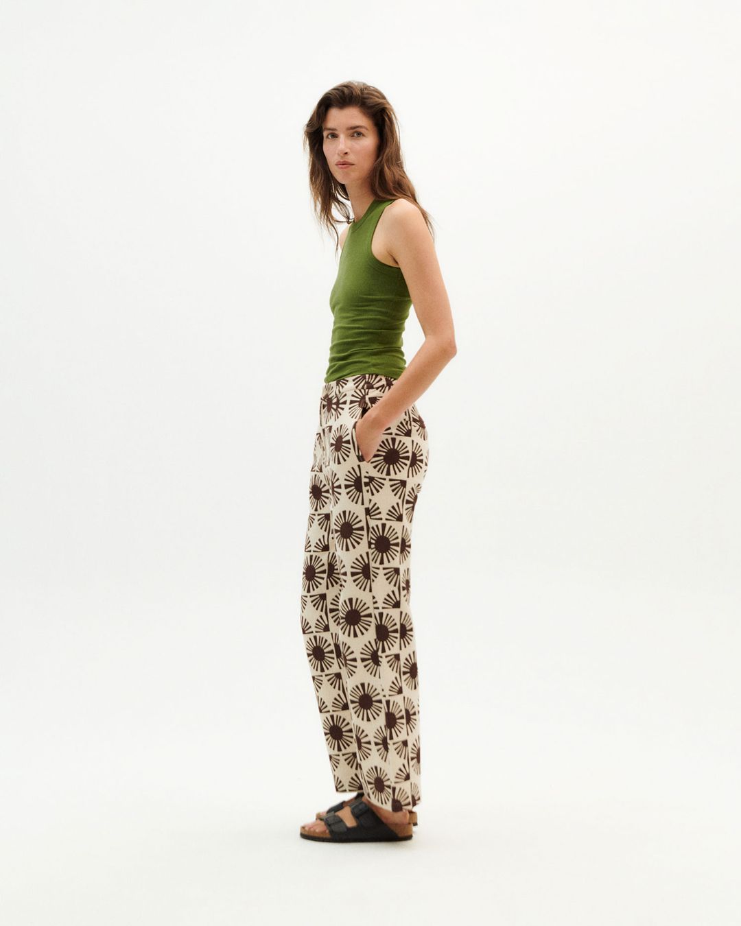 Hose Solet Mariam Brown von Thinking MU