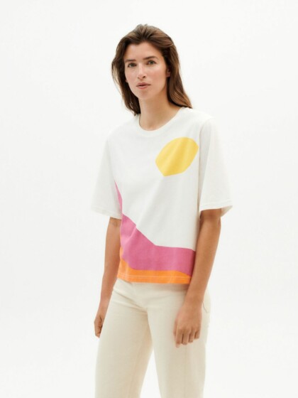 T-Shirt Sunset Snow White von Thinking MU