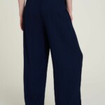 Hose EcoVero Locker deep navy von Tranquillo