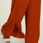 Hose EcoVero Locker red earth von Tranquillo