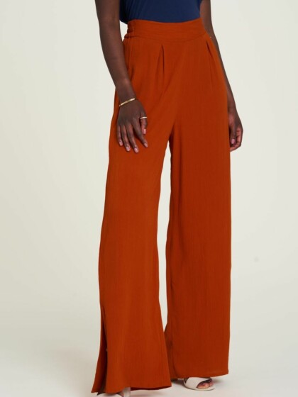 Hose EcoVero Locker red earth von Tranquillo