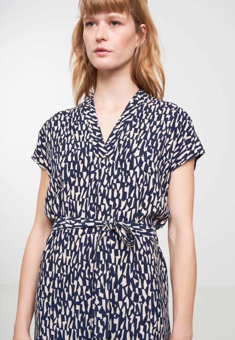 Kleid YUNNAN SNIPPETS dark navy von recolution