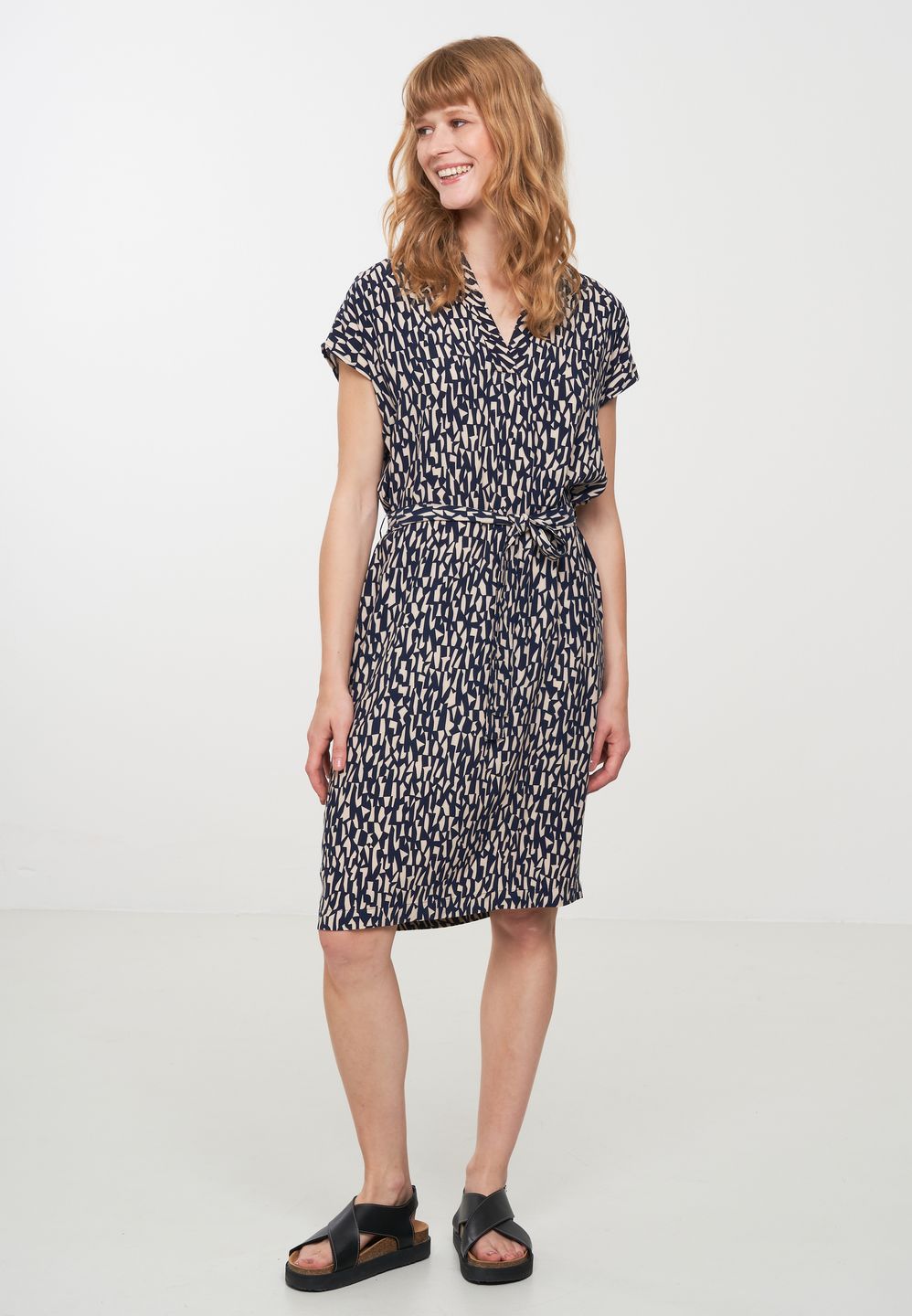 Kleid YUNNAN SNIPPETS dark navy von recolution