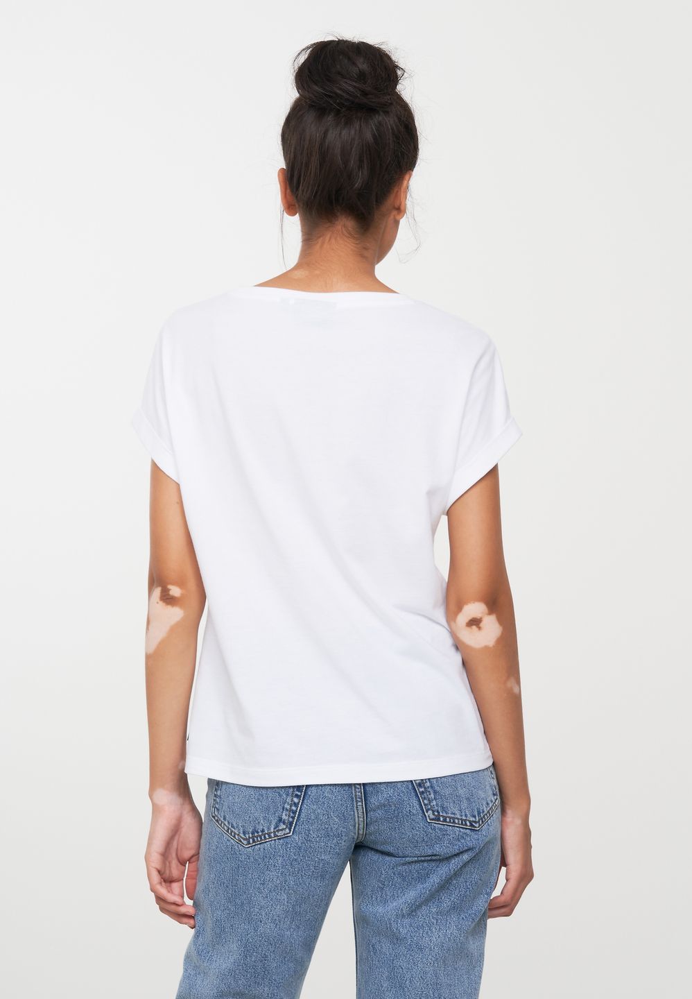 T-Shirt Cayenne white von recolution