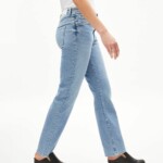 Jeans Carenaa easy blue von Armedangels