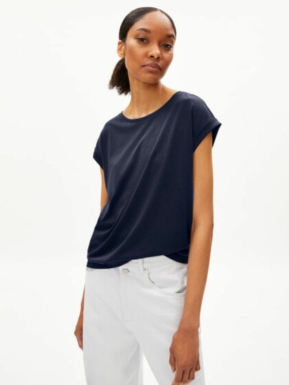 T-Shirt Jilaana night sky von Armedangels
