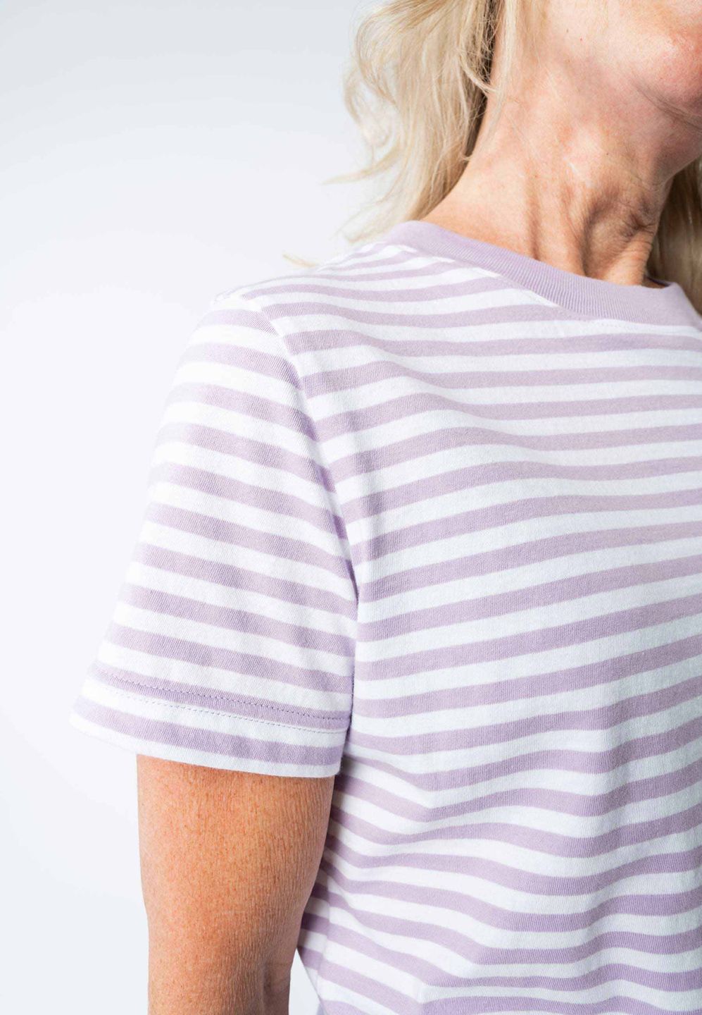 T-Shirt Khira Stripes lilac / weiß gestreift von Melawear