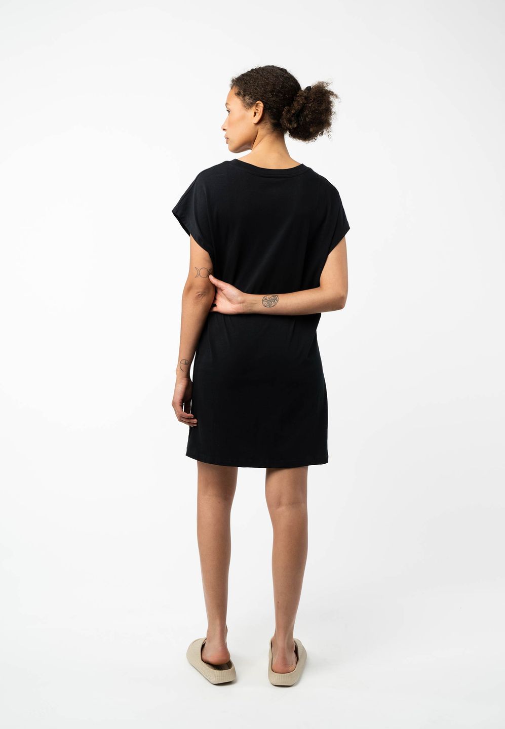T-Shirt Kleid Sunea schwarz von Melawear
