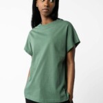 T-Shirt Madhu bottle green von Melawear
