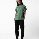 T-Shirt Madhu bottle green von Melawear