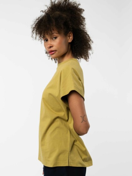 T-Shirt Madhu khaki von Melawear