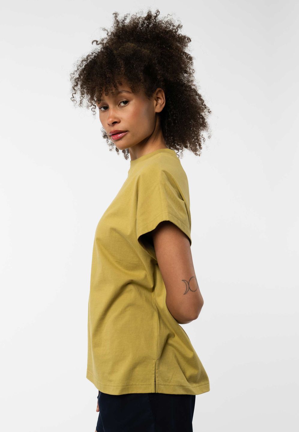 T-Shirt Madhu khaki von Melawear