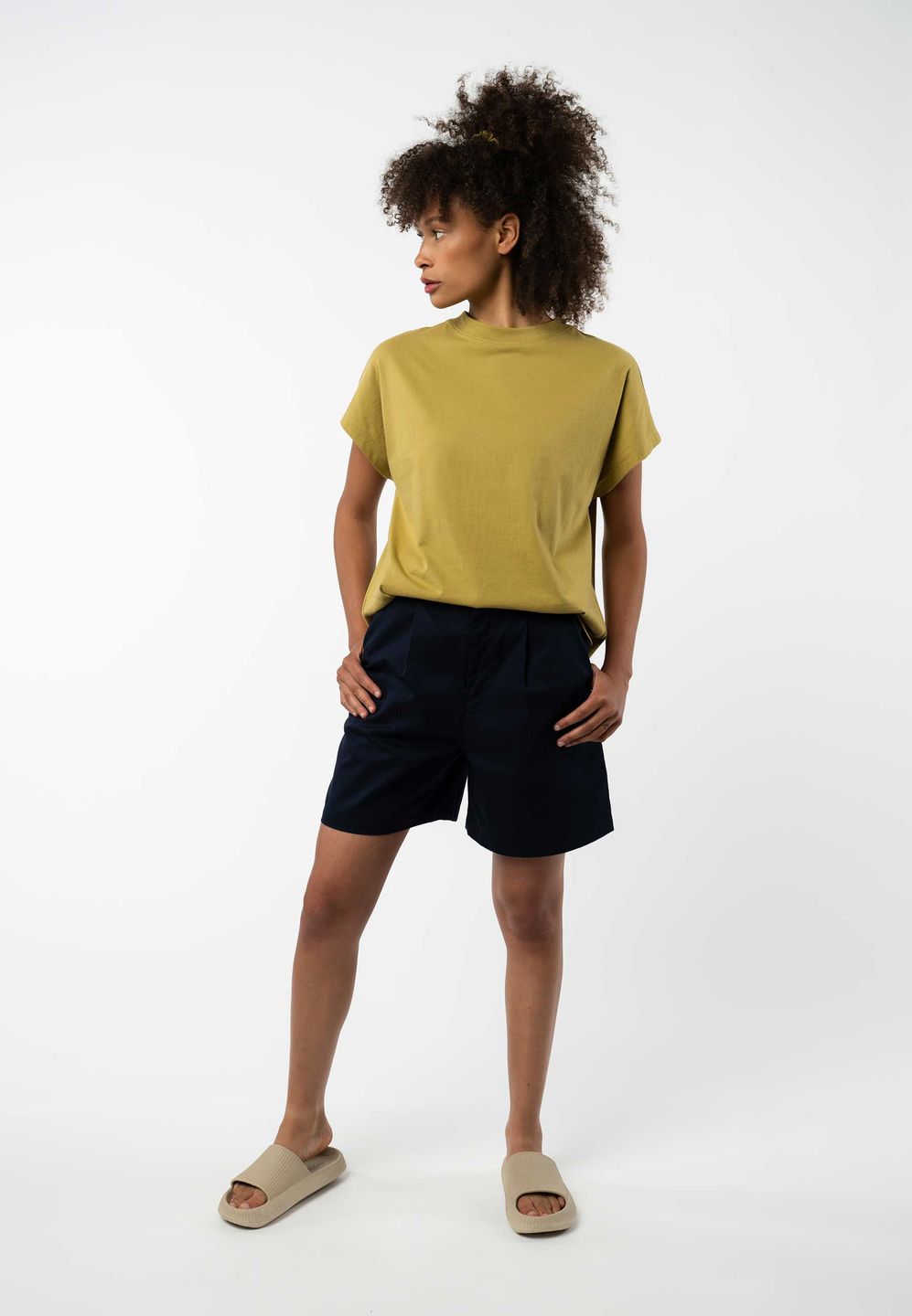 T-Shirt Madhu khaki von Melawear