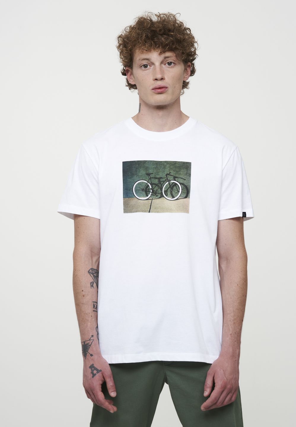 T-Shirt Agave Bike Wall white von recolution