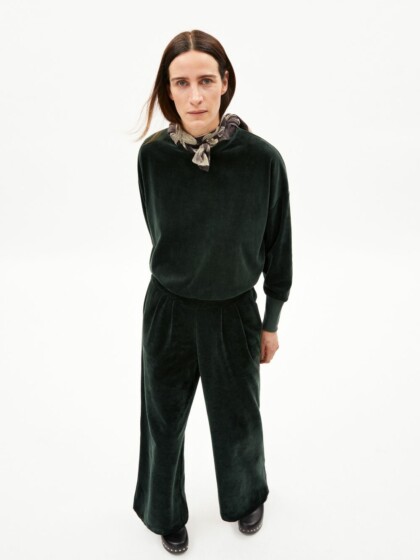 Aanny Lou Velvet carbon green von Armedangels