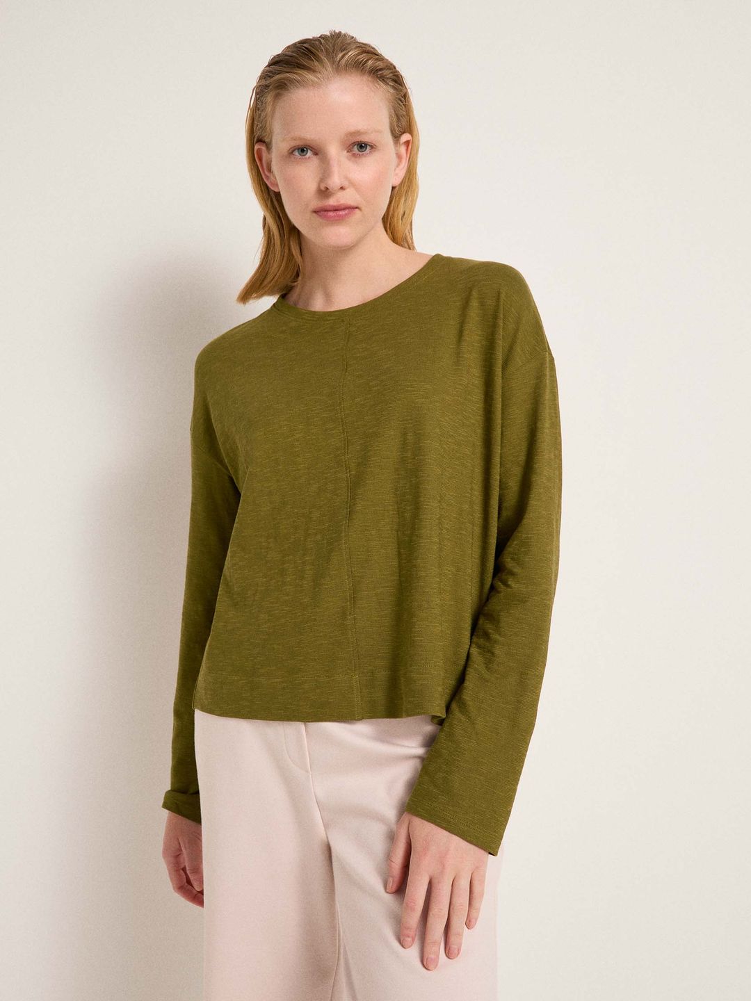 Rundhalsshirt loose fit forest green von Lanius