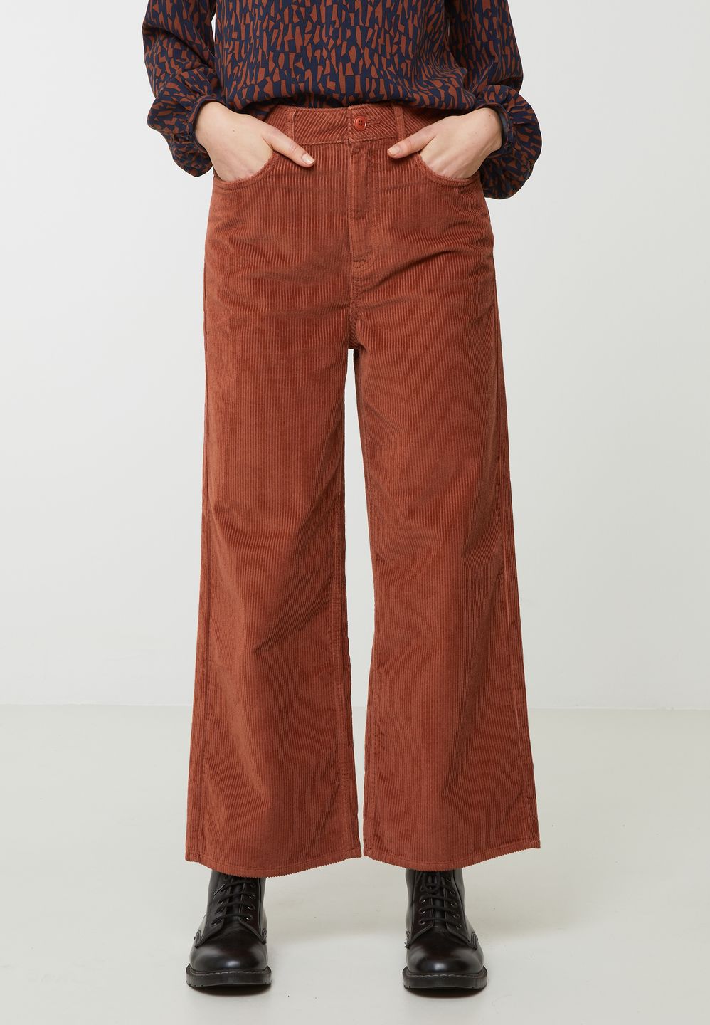 Hose Erica Corduroy almond von recolution