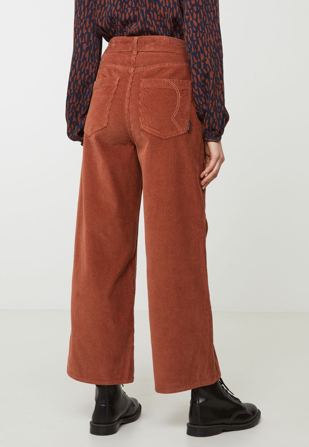 Hose Erica Corduroy almond von recolution