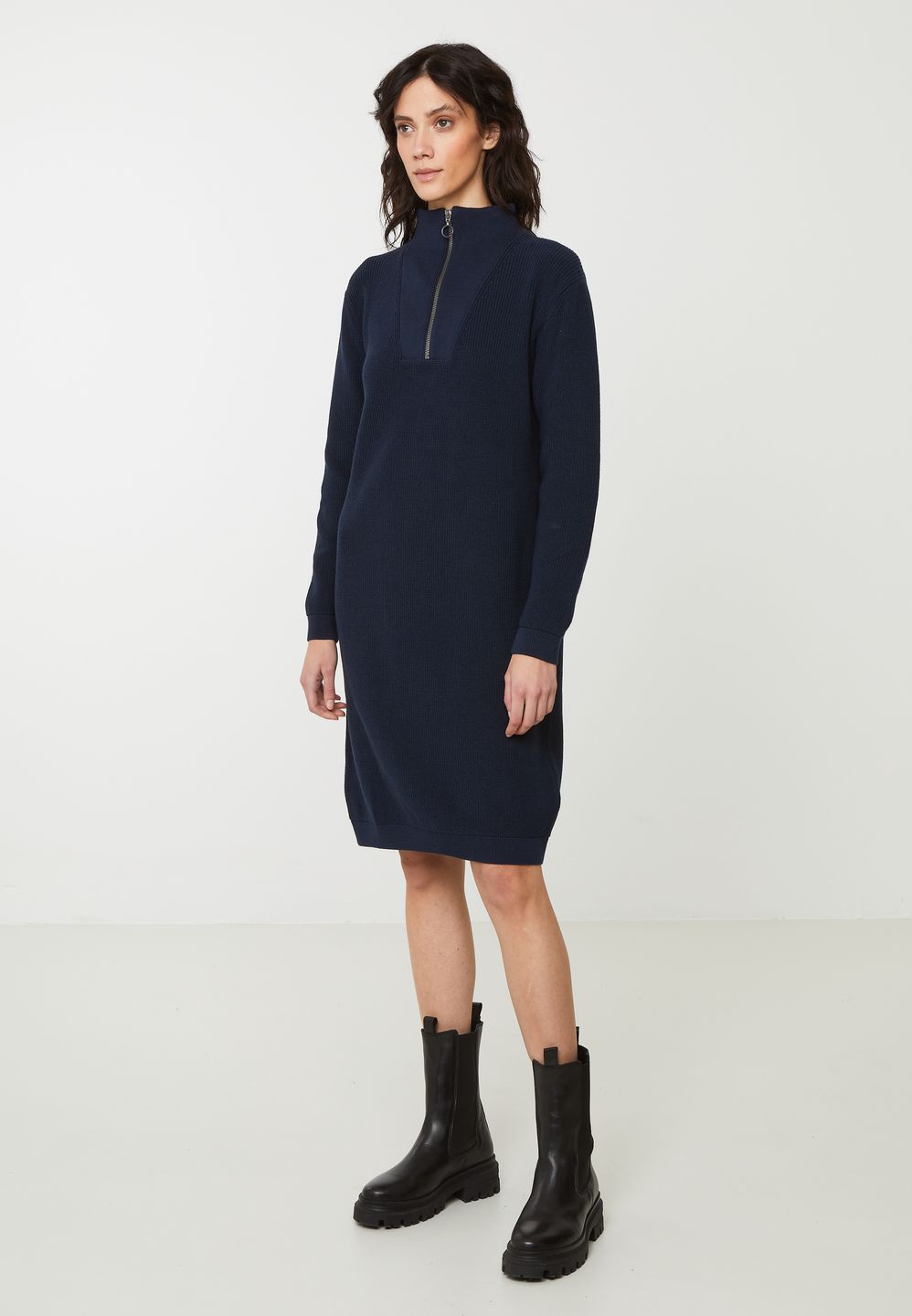 Kleid Stellera dark navy von recolution
