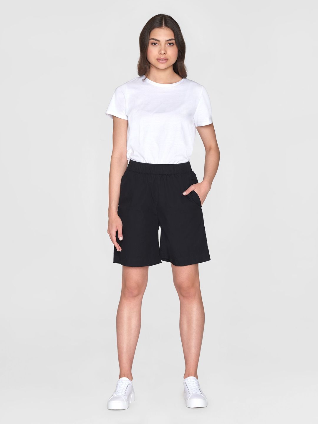 Bermuda Shorts Posey Wide Midrise Poplin black jet von KnowledgeCotton Apparel