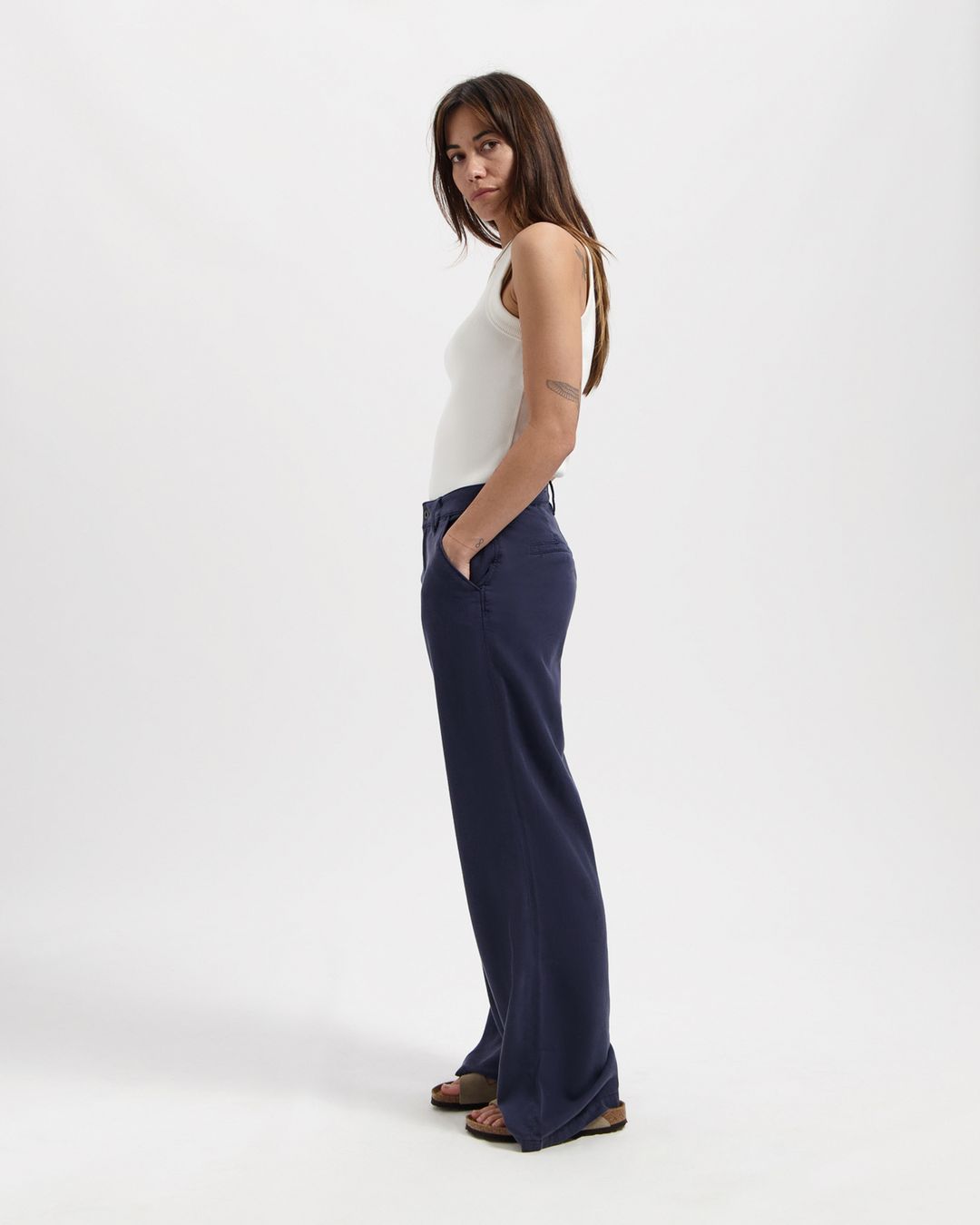 Hose Thalia Chino dark navy von Kuyichi