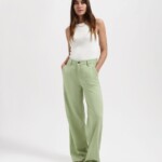 Hose Thalia Chino sage green von Kuyichi