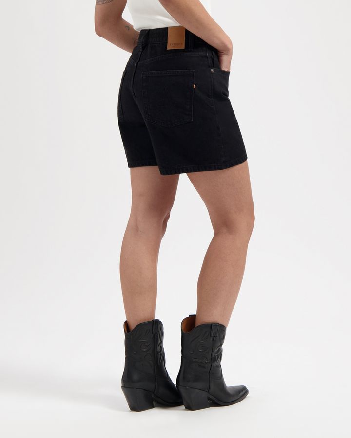 Short Demi washed black von Kuyichi