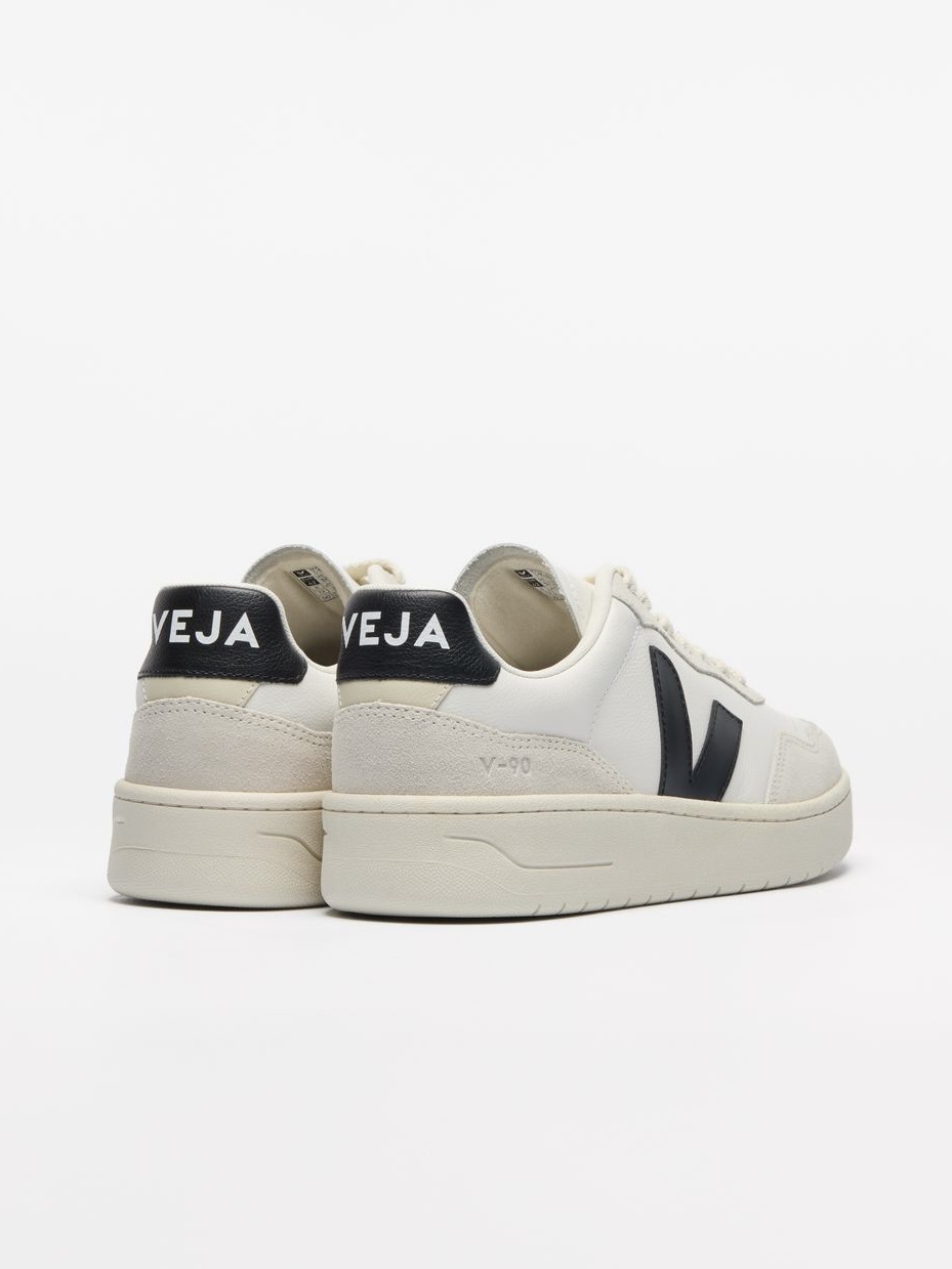 Sneaker V-90 white_black von VEJA