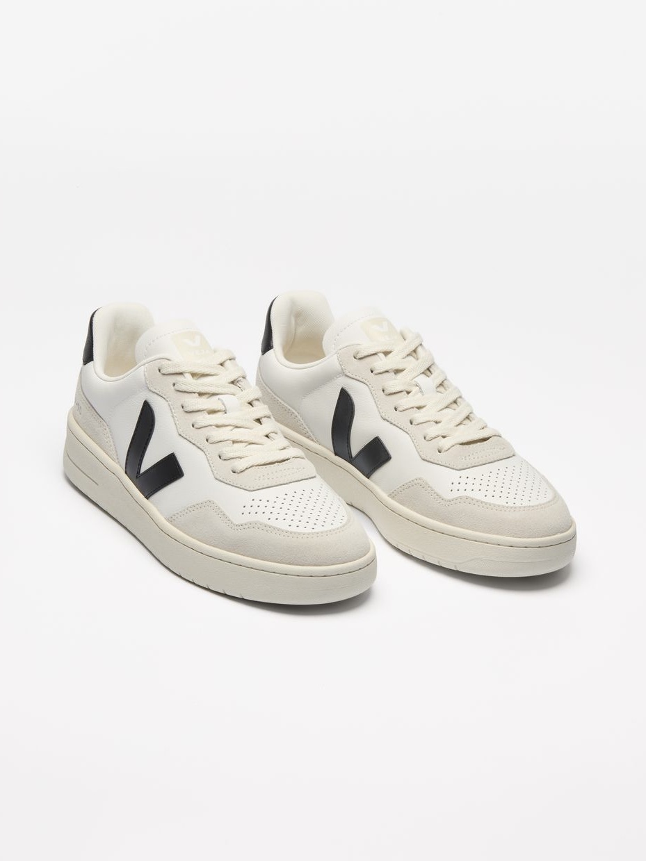 Sneaker V-90 white_black von VEJA