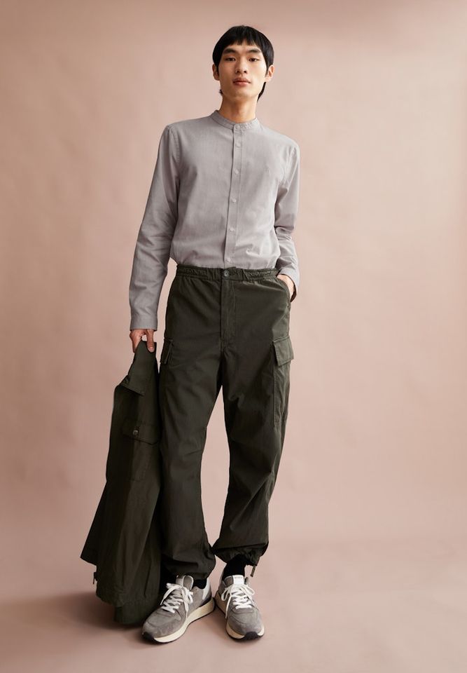 Hemd Tomaasas light sage von Armedangels