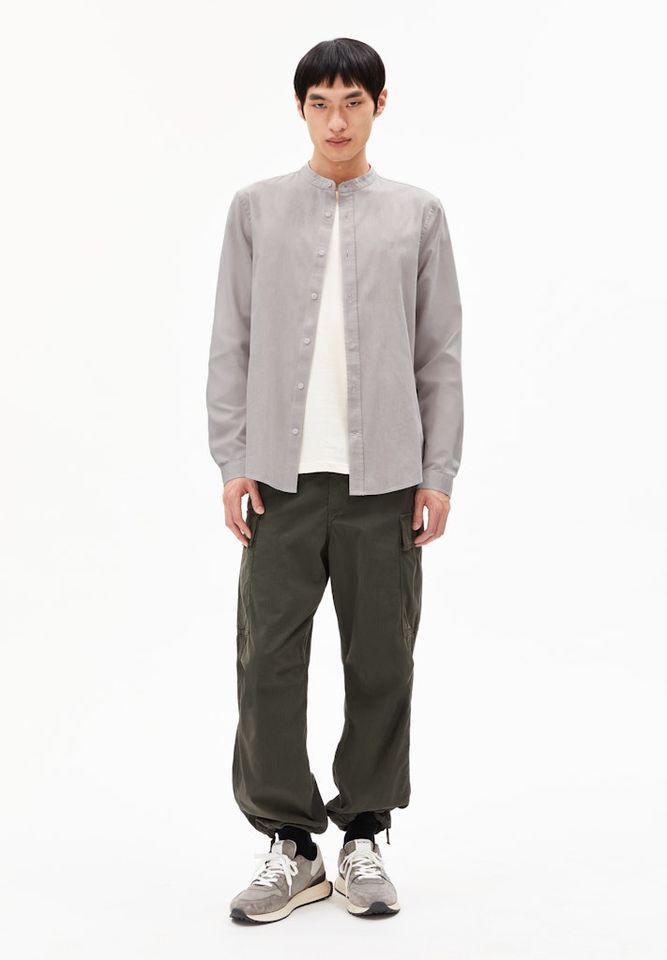 Hemd Tomaasas light sage von Armedangels