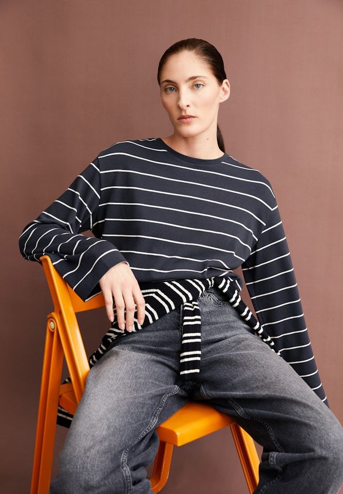 Longsleeve Marynaa Fine Stripe dark steel-oatmilk von Armedangels